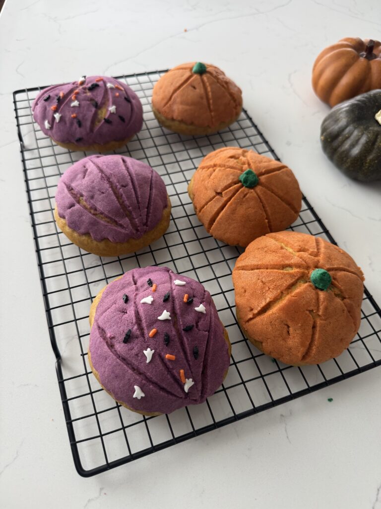 Pumpkin shaped pumpkin spice conchas